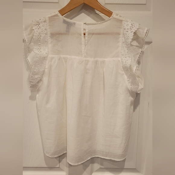 AQUA White Ruffle Pleated Delicate and Elegant Blouse size L 100% Cotton - Picture 5 of 8